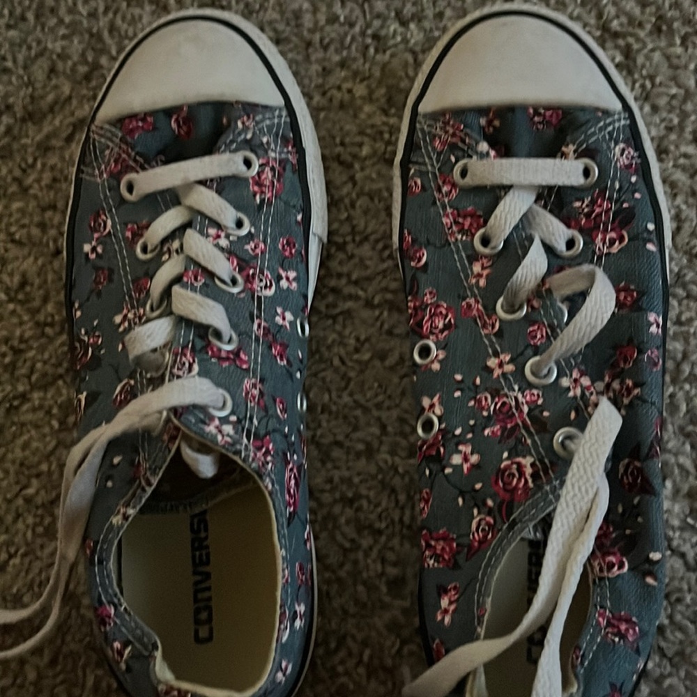 Converse size 3
